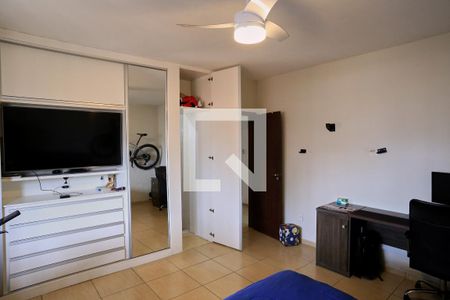 Suíte de casa à venda com 4 quartos, 360m² em Santa Cruz, Belo Horizonte
