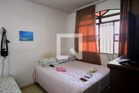 Sala/Quarto de casa à venda com 4 quartos, 360m² em Santa Cruz, Belo Horizonte