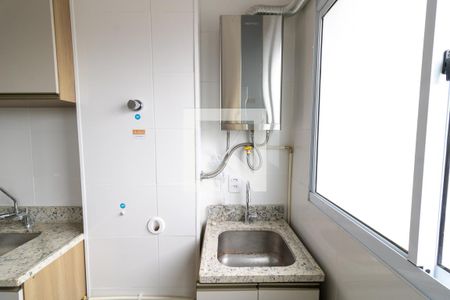 Cozinha e Área de Serviço de apartamento para alugar com 2 quartos, 55m² em Camaquã, Porto Alegre
