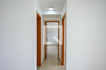 Corredor de apartamento para alugar com 2 quartos, 57m² em Paraíso do Morumbi, São Paulo