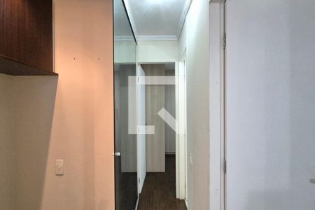 Corredor  de apartamento para alugar com 2 quartos, 62m² em Jardim Ipaussurama, Campinas