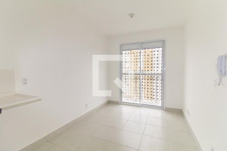 Sala/Cozinha de apartamento para alugar com 2 quartos, 34m² em Vila Carmosina, São Paulo