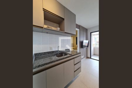 Cozinha de apartamento para alugar com 1 quarto, 27m² em Vila Olímpia, São Paulo