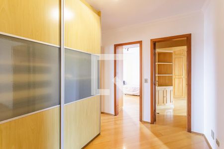 Corredor de apartamento para alugar com 4 quartos, 144m² em Indianópolis, São Paulo