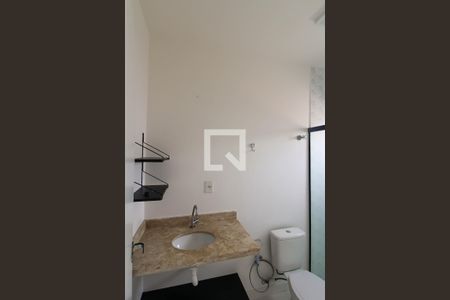 Banheiro da Suíte de casa de condomínio à venda com 2 quartos, 80m² em Vila Bela, São Paulo