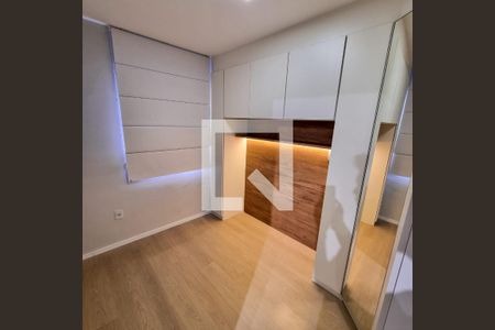 Quarto de apartamento para alugar com 2 quartos, 30m² em Vila Mangalot, São Paulo