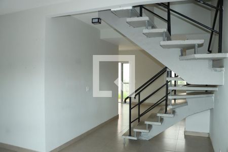 Casa de Condomínio para alugar com 3 quartos, 178m² em Jardim da Gloria, Cotia