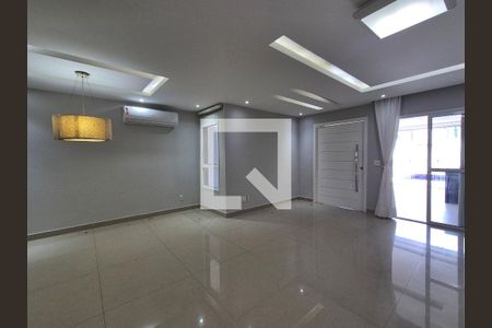 Casa de Condomínio para alugar com 4 quartos, 370m² em Recreio dos Bandeirantes, Rio de Janeiro