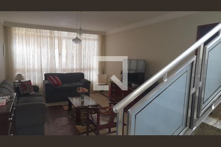 Sala de casa à venda com 3 quartos, 201m² em Vila Nivi, São Paulo