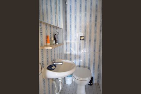 Lavabo de apartamento para alugar com 3 quartos, 140m² em Jardins, São Paulo