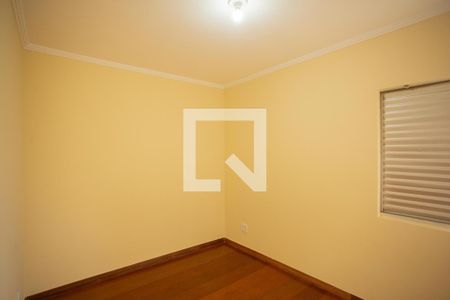 QUARTO 1 de apartamento para alugar com 2 quartos, 52m² em Parque Maria Domitila, São Paulo