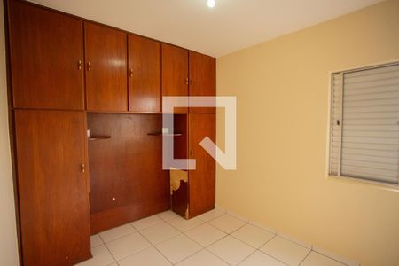 QUARTO 2 de apartamento para alugar com 2 quartos, 52m² em Parque Maria Domitila, São Paulo