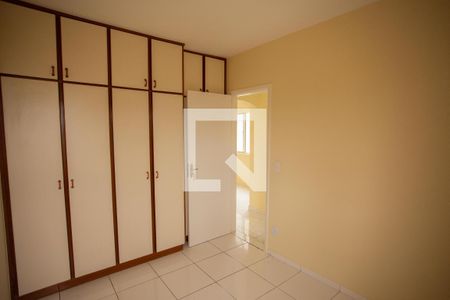 QUARTO 1 de apartamento para alugar com 2 quartos, 52m² em Parque Maria Domitila, São Paulo