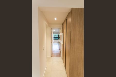 Corredor de apartamento para alugar com 2 quartos, 63m² em Lourdes, Belo Horizonte
