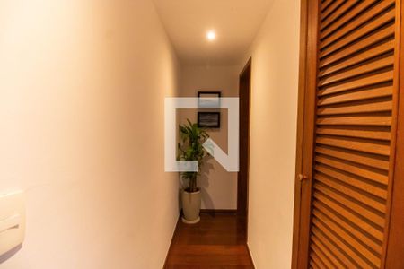 Corredor  de apartamento à venda com 4 quartos, 308m² em Icaraí, Niterói