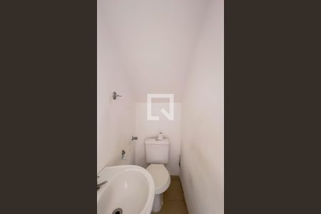 Lavabo de casa de condomínio para alugar com 2 quartos, 60m² em Vila Ré, São Paulo