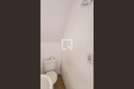 Lavabo de casa de condomínio para alugar com 2 quartos, 60m² em Vila Ré, São Paulo