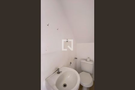 Lavabo de casa de condomínio para alugar com 2 quartos, 60m² em Vila Ré, São Paulo