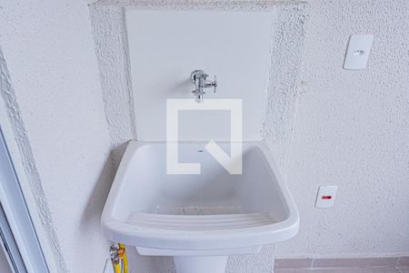 Área de serviço e varanda de apartamento para alugar com 2 quartos, 32m² em Jardim Jaragua (sao Domingos), São Paulo