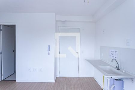 Sala e cozinha de apartamento para alugar com 2 quartos, 32m² em Jardim Jaragua (sao Domingos), São Paulo