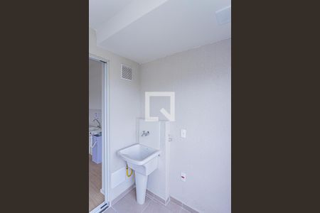 Área de serviço e varanda de apartamento para alugar com 2 quartos, 32m² em Jardim Jaragua (sao Domingos), São Paulo