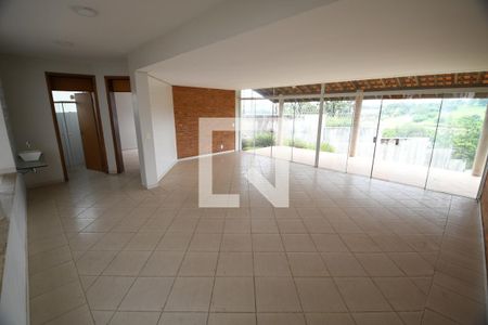 Sala de casa de condomínio à venda com 4 quartos, 431m² em Bairro das Palmeiras, Campinas