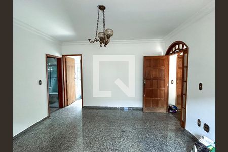 Apartamento à venda com 3 quartos, 121m² em Heliópolis, Belo Horizonte