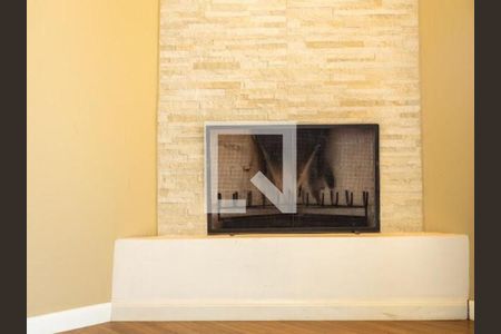 Sala de casa de condomínio à venda com 3 quartos, 245m² em Parque Sinai, Santana de Parnaíba