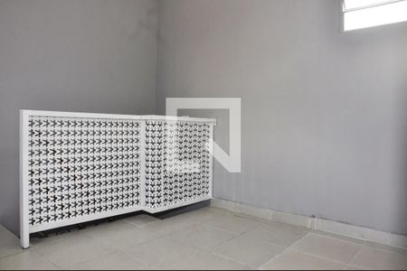 Detalhe - Quarto 01 de casa para alugar com 2 quartos, 60m² em São Domingos, São Paulo