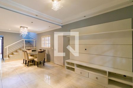 Casa para alugar com 3 quartos, 150m² em Jardim Cláudia, São Paulo