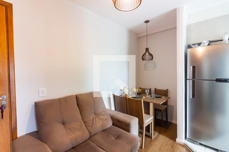 Sala  de apartamento para alugar com 2 quartos, 37m² em Recanto das Rosas, Osasco