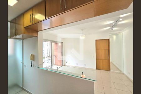 Cozinha de apartamento para alugar com 1 quarto, 37m² em Indianópolis, São Paulo