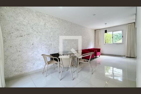 Sala de casa de condomínio para alugar com 3 quartos, 226m² em Vila Madeira, Nova Lima