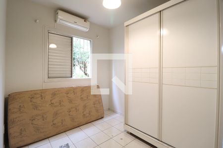 Quarto 2 de apartamento para alugar com 2 quartos, 45m² em Dona Zulmira, Uberlândia