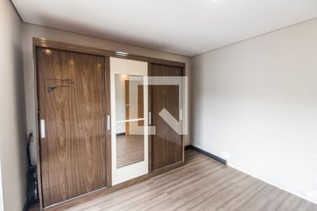 Quarto 1 de apartamento para alugar com 2 quartos, 95m² em Jardim Itaquiti, Barueri