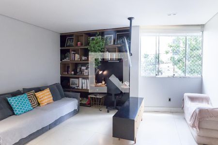 Sala de TV de apartamento para alugar com 2 quartos, 123m² em Buritis, Belo Horizonte