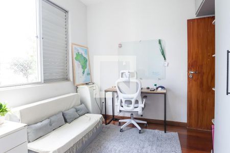 quarto 1 de apartamento para alugar com 2 quartos, 123m² em Buritis, Belo Horizonte