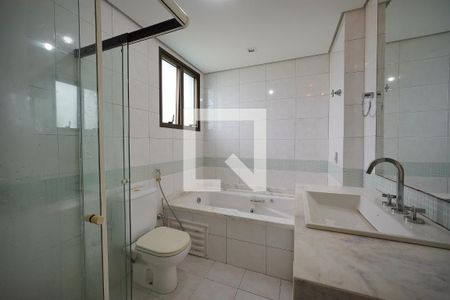 Banheiro da Suíte de apartamento para alugar com 3 quartos, 130m² em Coqueiros, Florianópolis