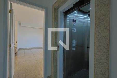 Entrada de apartamento à venda com 4 quartos, 179m² em Gutierrez, Belo Horizonte