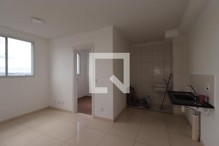 Sala de apartamento para alugar com 2 quartos, 36m² em Santa Maria, Santo André