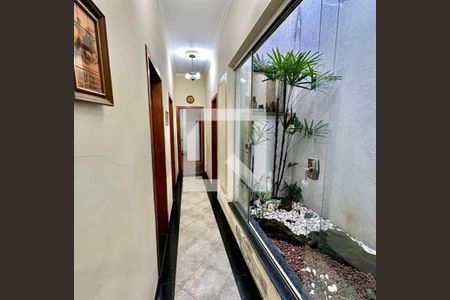 Foto 01 de casa à venda com 3 quartos, 210m² em Castelo, Belo Horizonte