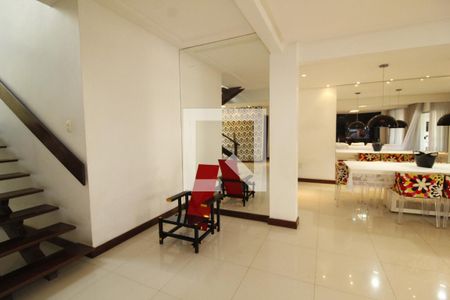 Detalhe Sala de casa para alugar com 5 quartos, 449m² em Pituba, Salvador