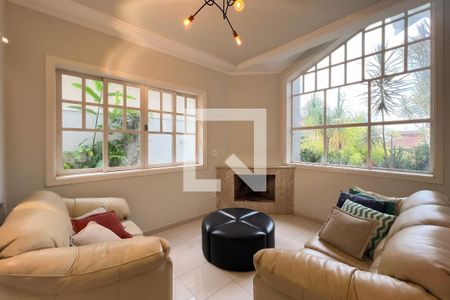 Sala de lareira de casa de condomínio para alugar com 3 quartos, 300m² em Village Sans Souci, Valinhos