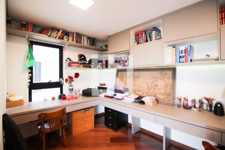 Quarto  de apartamento à venda com 4 quartos, 274m² em Vila Clementino, São Paulo