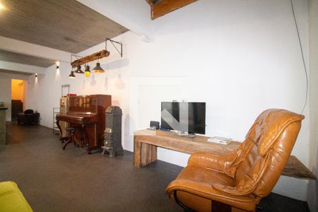 Sala de casa para alugar com 2 quartos, 130m² em Itaim Bibi, São Paulo