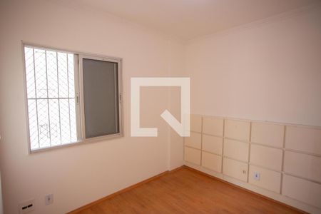 QUARTO 1 de apartamento para alugar com 2 quartos, 53m² em Parque Maria Domitila, São Paulo