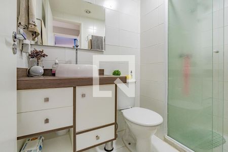 Banheiro da Suíte de apartamento para alugar com 2 quartos, 53m² em Vila Moraes, São Paulo