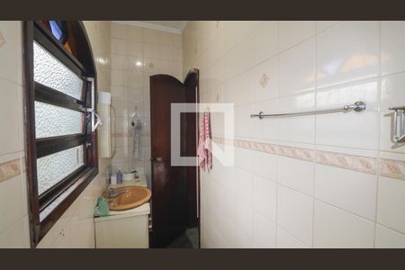 Banheiro da Suíte de casa de condomínio para alugar com 2 quartos, 100m² em Jardim Jacana, São Paulo