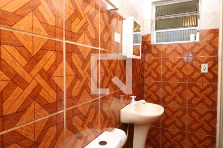 Banheiro de casa para alugar com 1 quarto, 30m² em Parque Savoy City, São Paulo