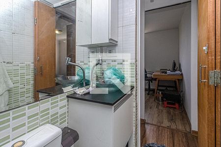 banheiro social_3 de apartamento para alugar com 2 quartos, 62m² em Vila Heliopolis, São Paulo